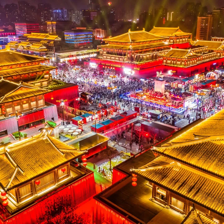 Paște în China, Tur Esențial